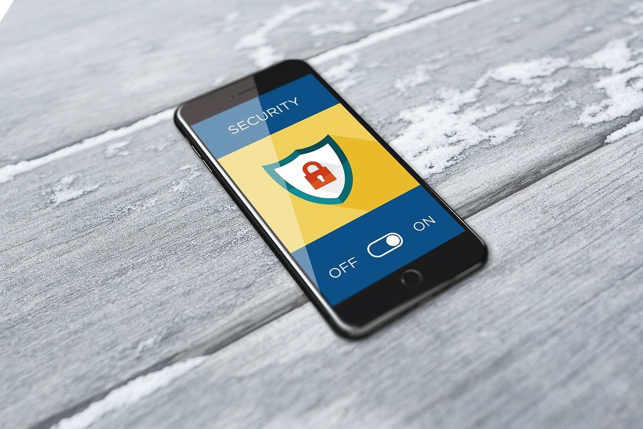 Смартфон с установленным Norton Mobile Security