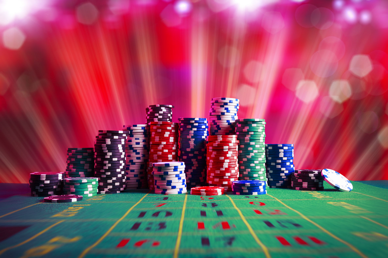 jackpot, money, slot win 📸📸 Excited player winning a jackpot on a slot machine, raining money in the background 📸📸 Выигрыш в казино